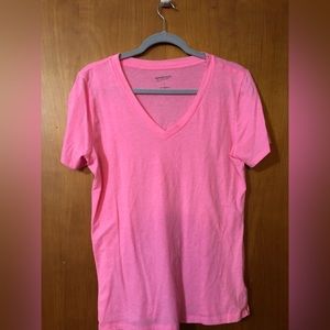 Arizona Jean's hot pink v neck short sleeve t-shirt. XL